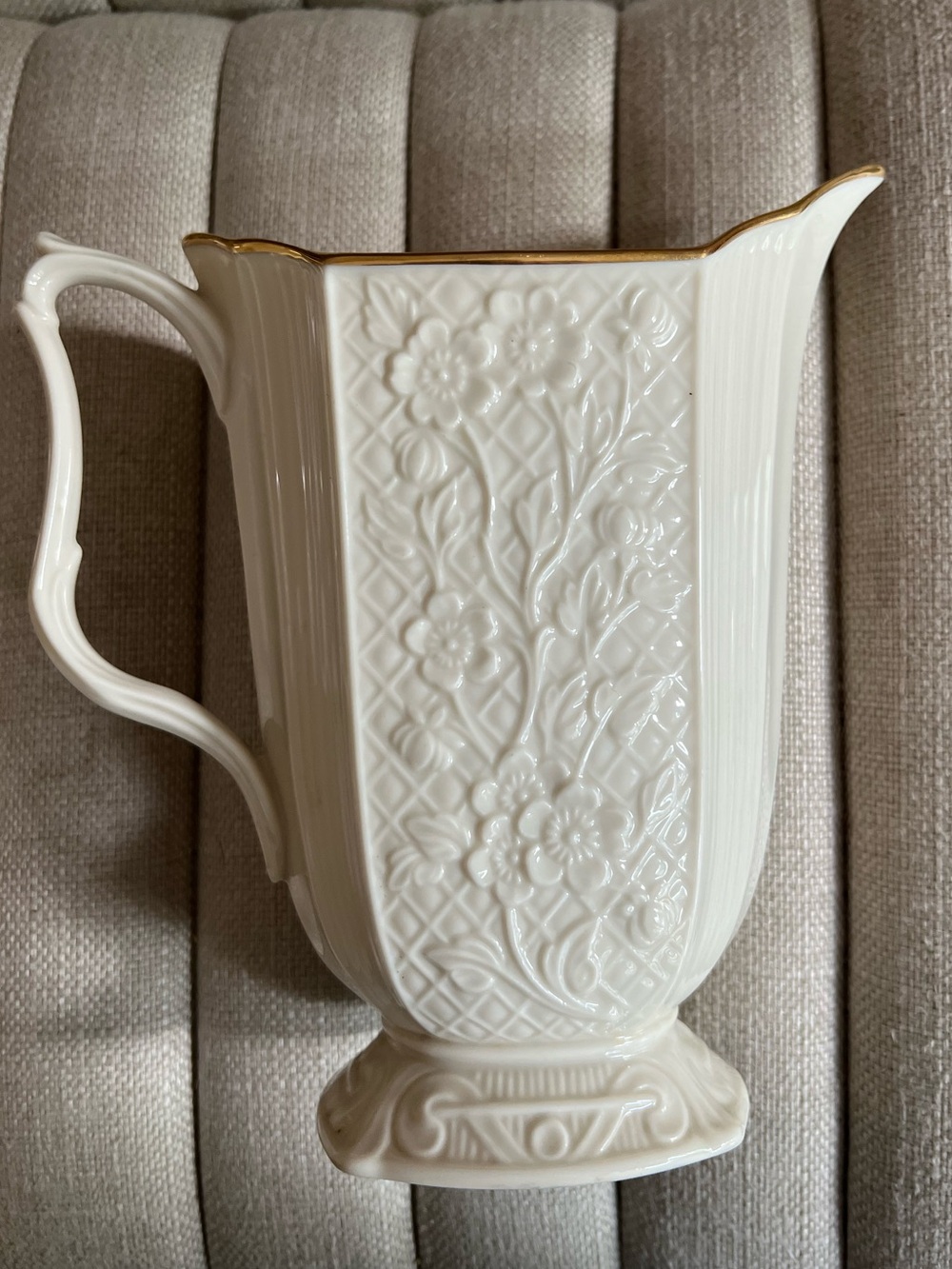 Lenox Carolina Collection Pitcher - Picture 2 of 7